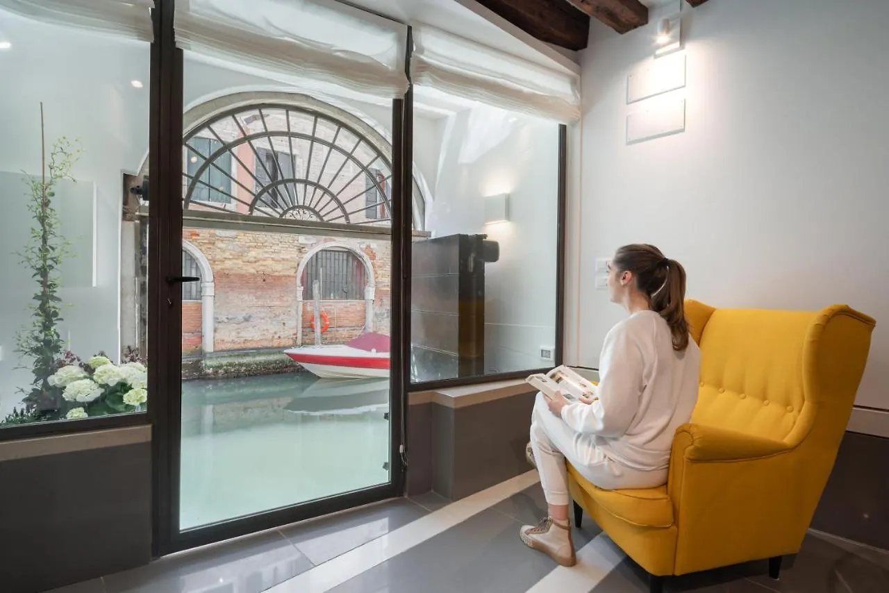 Venetian Canal View contacts